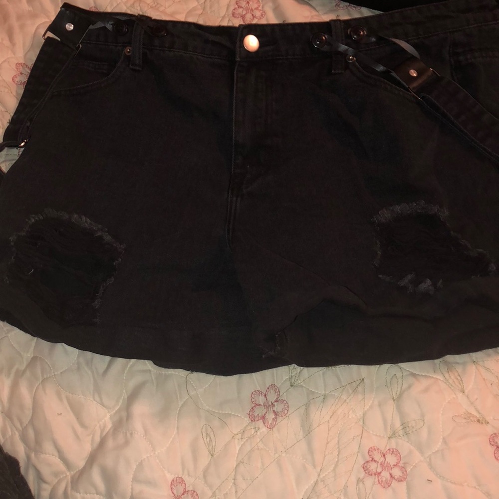 Shorts with suspenders